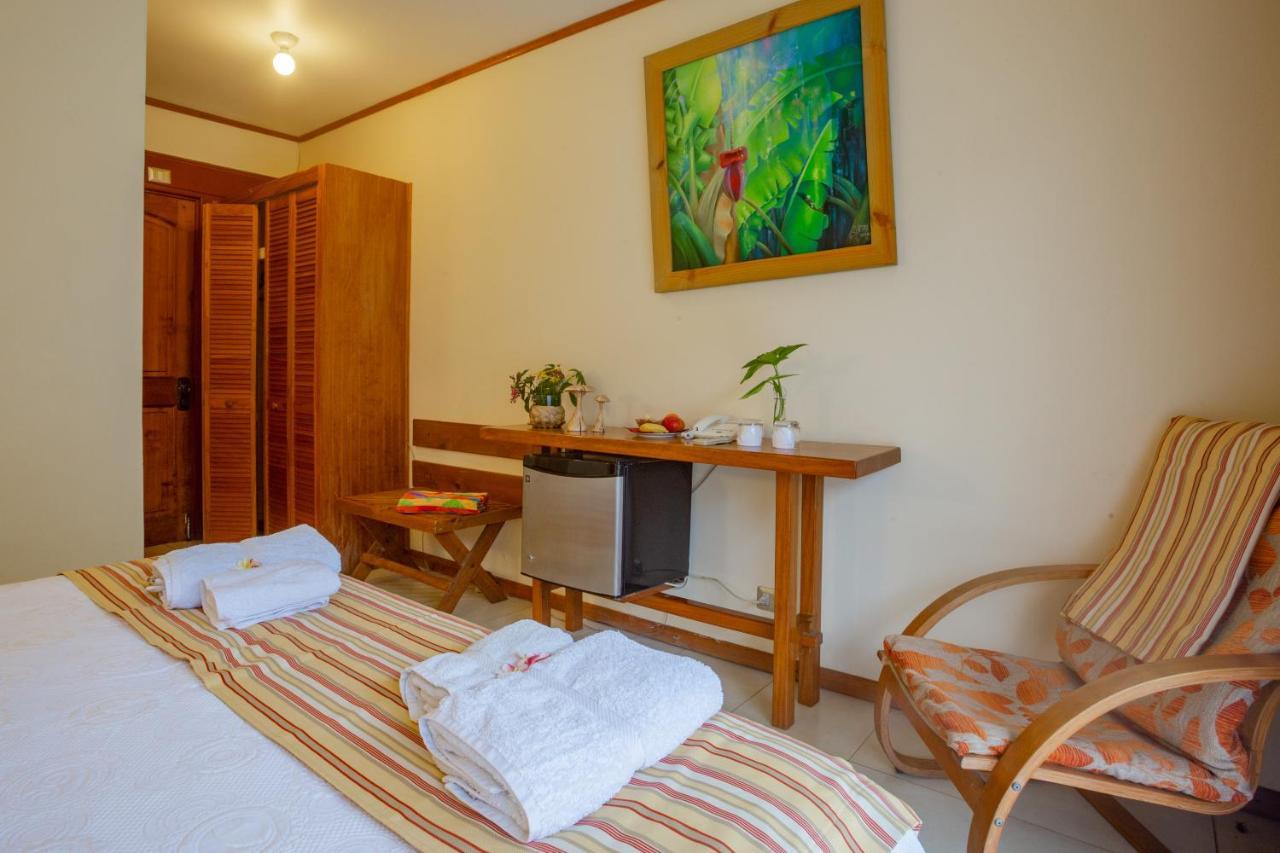 Hostal Uruhao Hanga Roa Extérieur photo