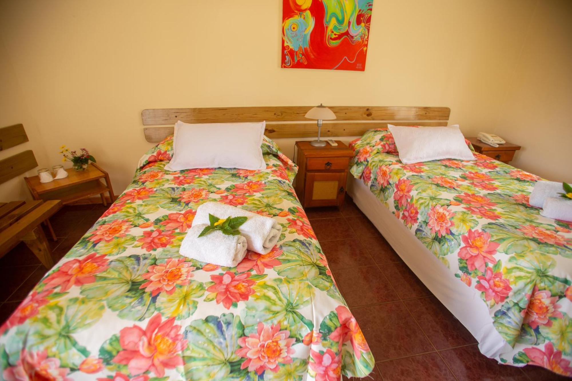 Hostal Uruhao Hanga Roa Extérieur photo