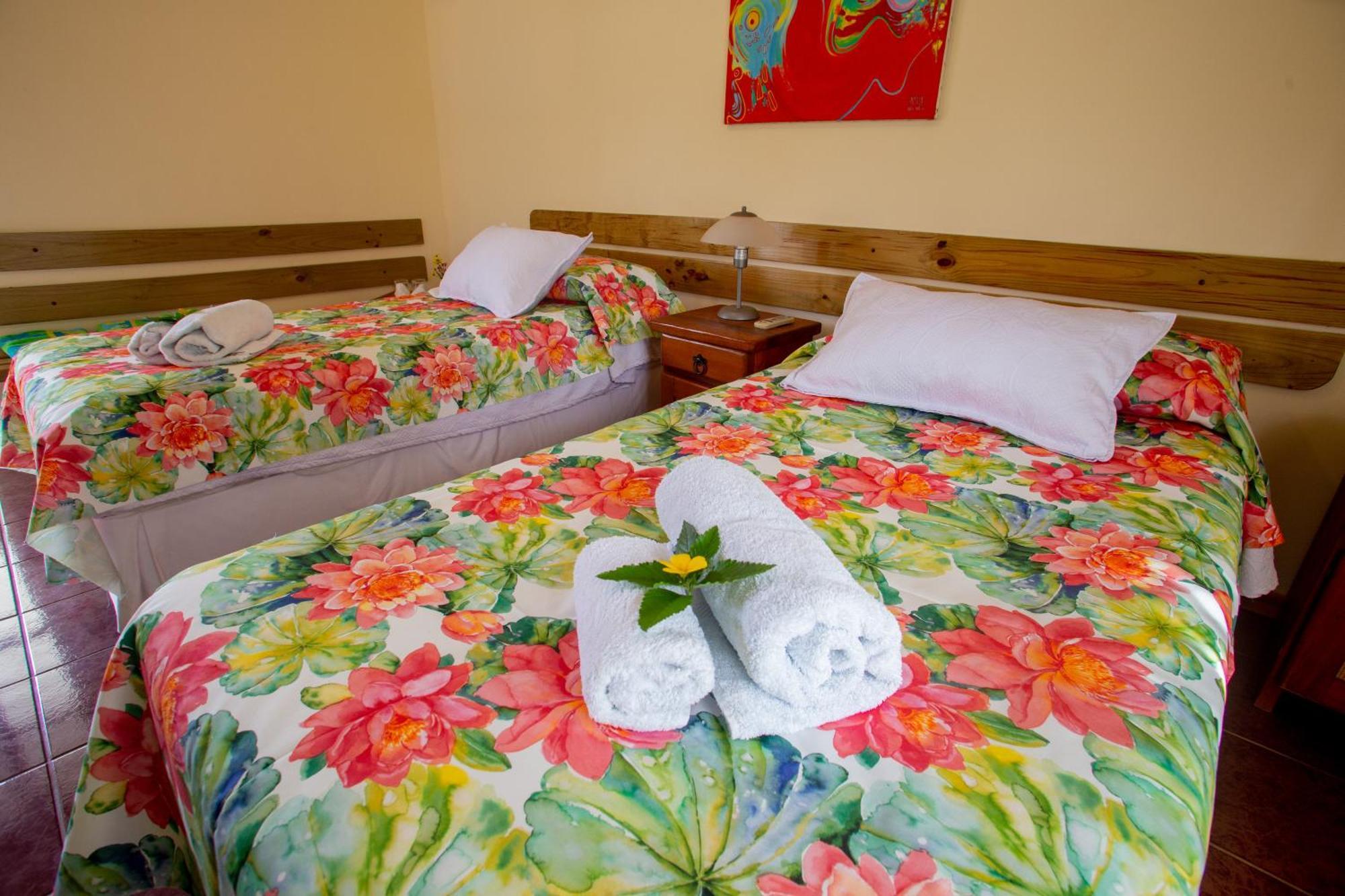 Hostal Uruhao Hanga Roa Extérieur photo